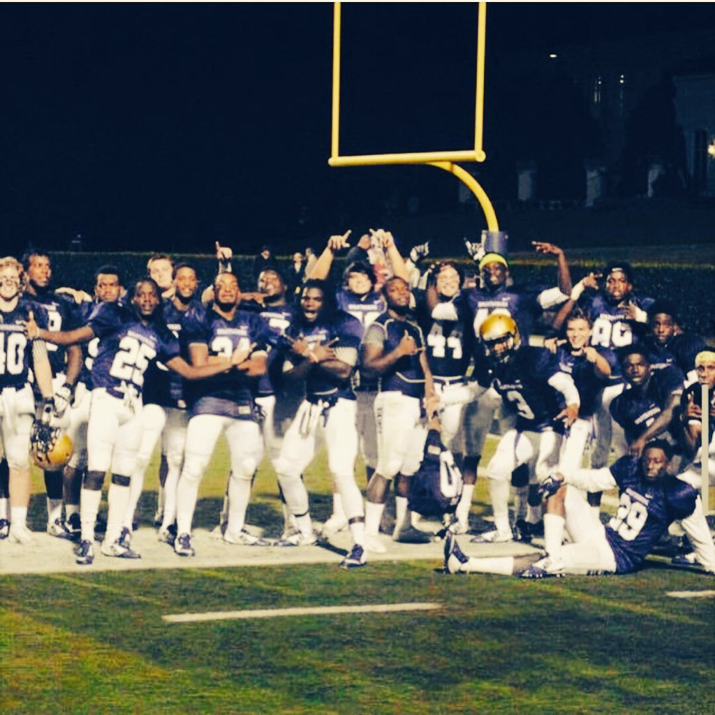 fredgee97's tweet image. We Been The 💩 Since 9th Grade @5MichaelAnthony @TayDollaz_ @iBall_YourChick @Pops_Wagg  @K_Gilliam4  #Class16' 💍✈