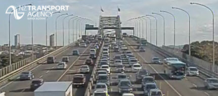 nztaaklnth's tweet image. Two southbound lanes on AkHbr Bridge will CLOSE Sunday 4-11am for @AkMarathonNZ. More: ow.ly/U1koN ^TP