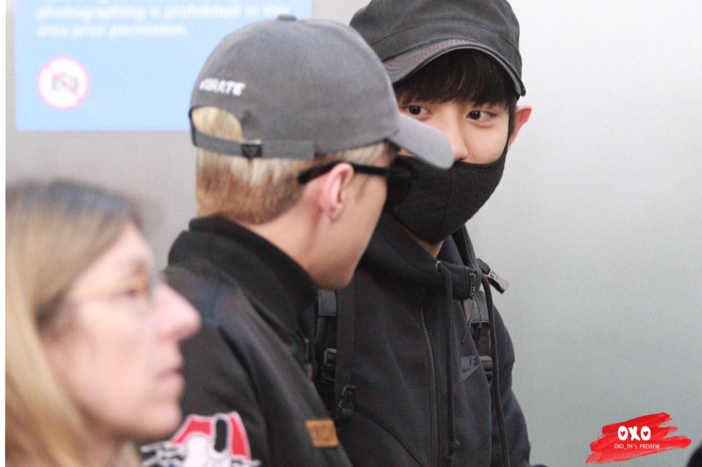 OXO_TH's tweet photo. 151030 인천공항 세훈 찬열
#sehun #chanyeol

차분한대화 - 쓰담 - 쓰담 - 드러눕기
ㅋㅋㅋㅋㅋㅋㅋㅋㅋㅋㅋㅋㅋㅋㅋㅋㅋㅋㅋㅋㅋㅋㅋㅋㅋㅋㅋ https://t.co/BqxhGlsnnJ