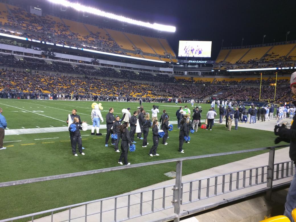 managementofDMT's tweet photo. Pitt game!! #BurghProud https://t.co/t8Kj9VLU42