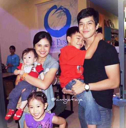 UniverseJE's tweet image. Happy Family is HAPPY JULIELMO DAY! #NoConnect lmao ♥♥