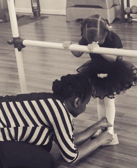 HapAppHTX's tweet photo. #ThursdayThreads goes out to #browngirlsdoballet for this top trending post in #Stafford! 👯 Found @itshapapp #HTX! https://t.co/b9RV4M7SuN