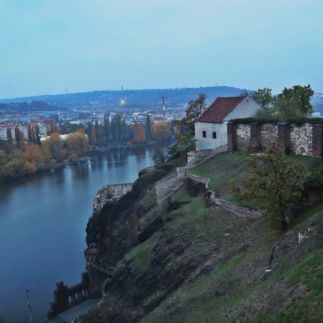 PragueUA's tweet photo. For #tbt, we're revisiting yesterday evening and this awesome #fall view from atop the hill at Vyšehrad! #Prague https://t.co/C716da2f5p