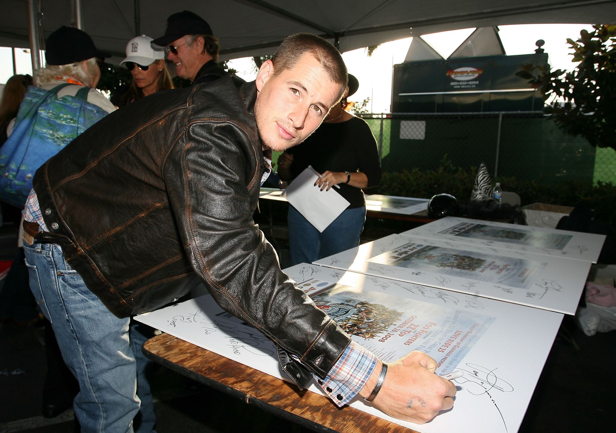 Site Update: New/Old 25th Love Ride UHQ Photos + Happy B-day  
