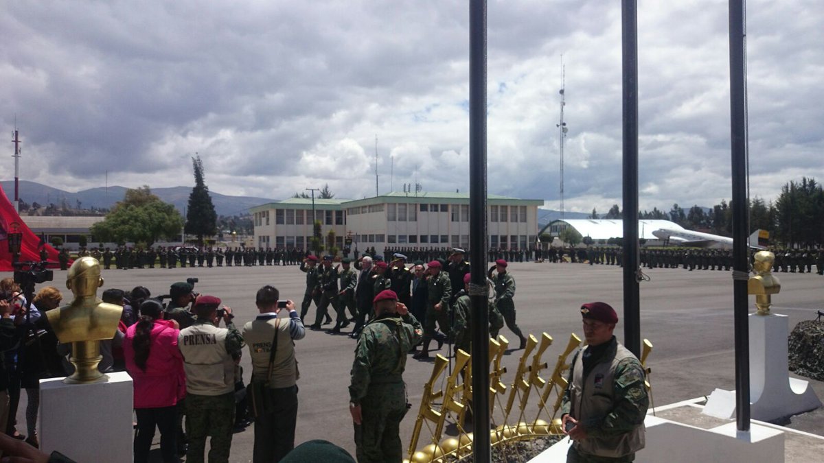 FFAAECUADOR's tweet photo. Con ceremonia militar en #Latacunga los Paracaidistas Militares Ecuatorianos celebraron su 59 aniversario https://t.co/MxtCDFuSg3