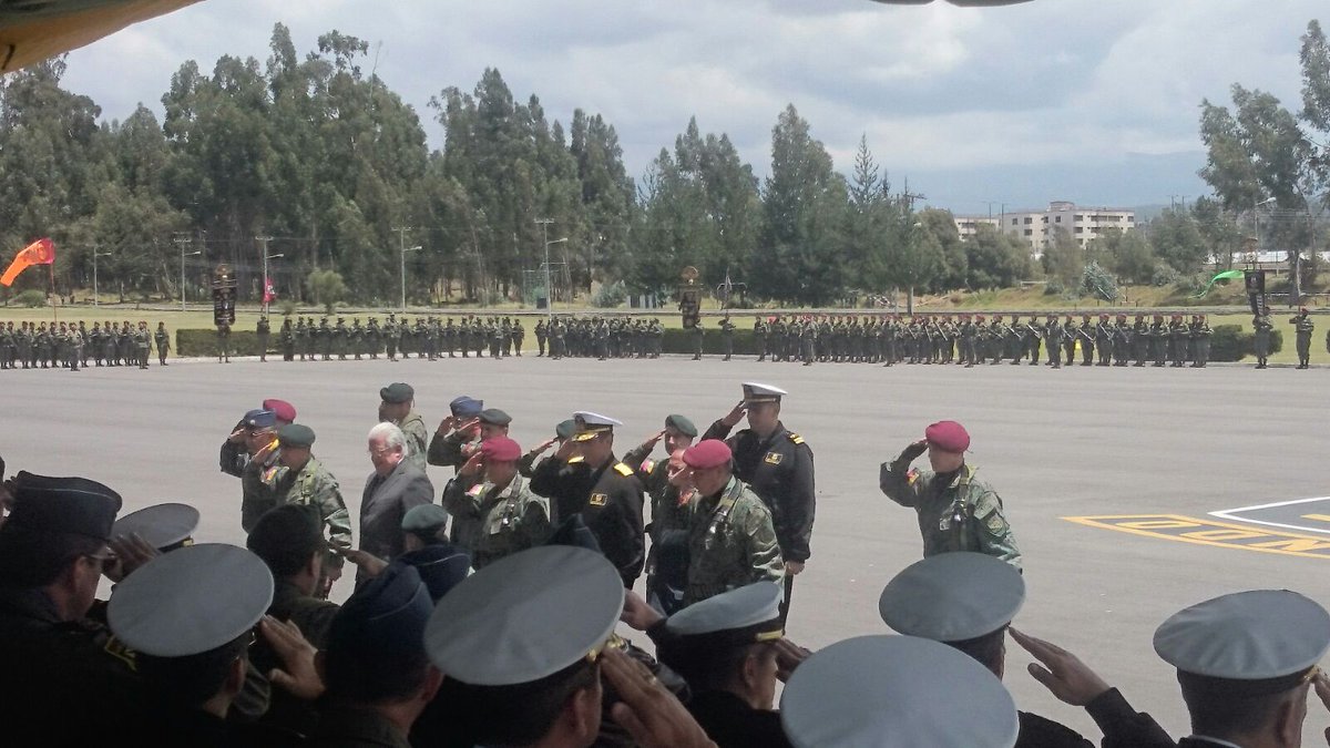 FFAAECUADOR's tweet photo. Con ceremonia militar en #Latacunga los Paracaidistas Militares Ecuatorianos celebraron su 59 aniversario https://t.co/MxtCDFuSg3