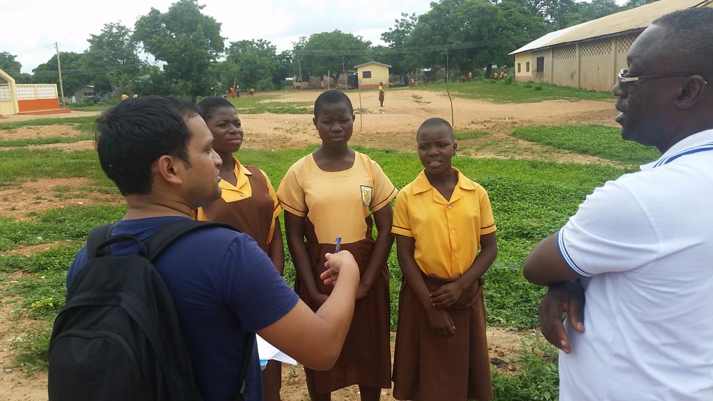 girivai's tweet photo. Your small work can make a difference.. While discussing with student on WASH in school. #Ghana #WestAfrica @SNVJPP https://t.co/wbCYS8OMhz