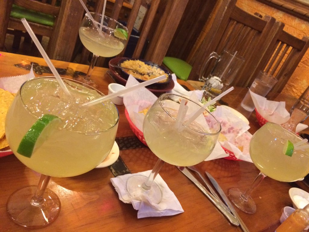 theREALdancox's tweet photo. #booze #friendsluvme https://t.co/Qb4AxsAGu9