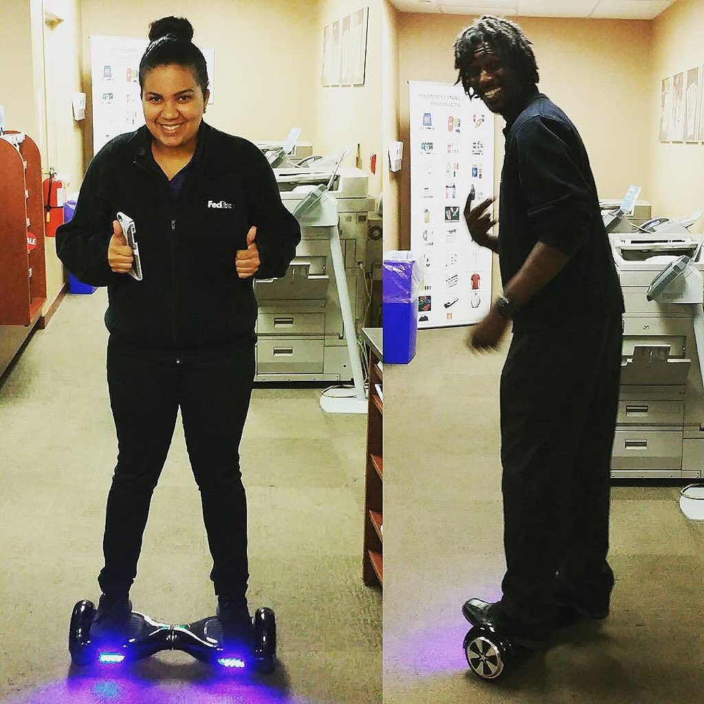 FutureCheetah's tweet photo. People @ Fedex love our hoverboards too! 🙈👌😁 https://t.co/BAMfAndIxw
