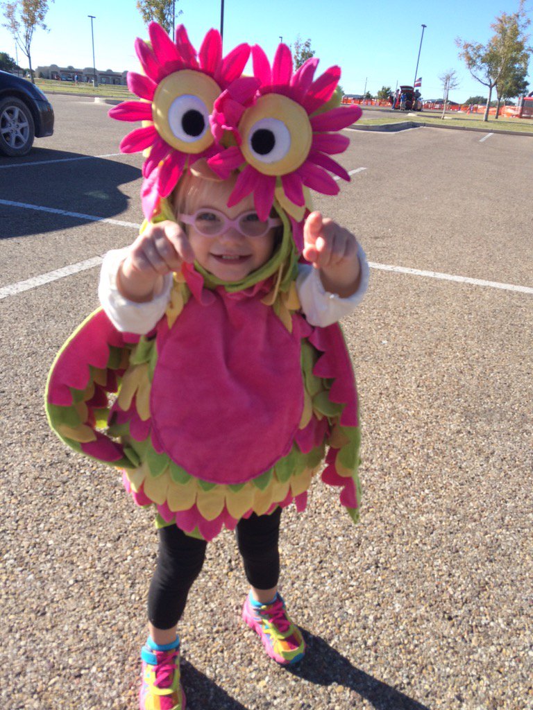 edwards_tl's tweet photo. @kayleewilson07 no you are the cutest. https://t.co/S6tO9AGiA7