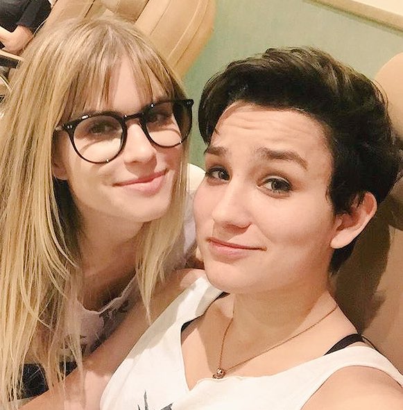 Ivory_Marcelus's tweet photo. This girl is amazing. Found out my first round of treatment was today and came to stay with me. @brooke_finstock 😘 https://t.co/MPWp4bnYeO