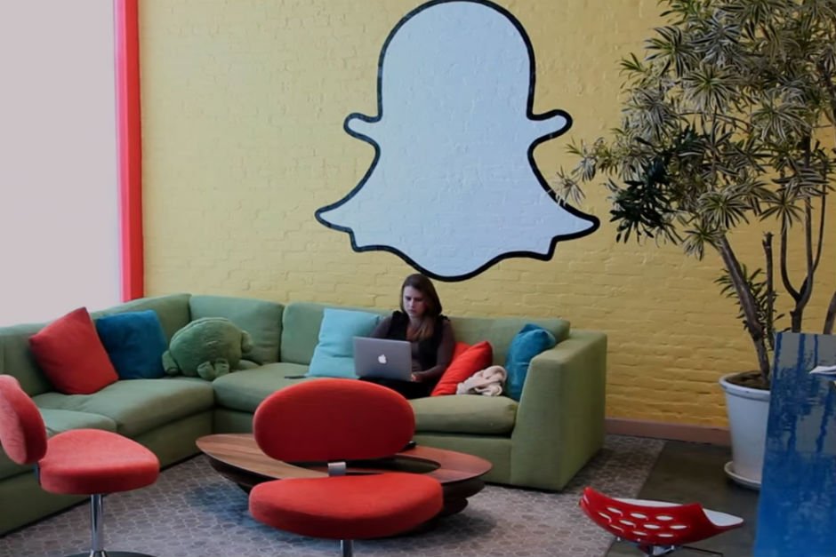 StartupBibel's tweet photo. RT: @gruenderszene: Snapchat sucht Personal für sein erstes Büro in Europa https://t.co/4eY7WKXWh4 https://t.co/6W1zzWp8IC