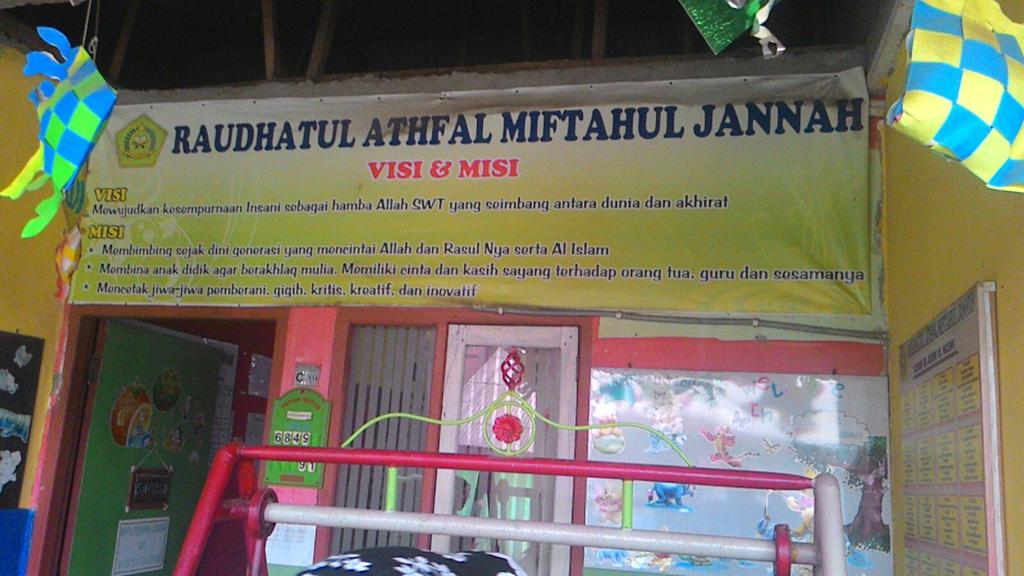 PoskoSIKAP's tweet photo. Mainan dr SIKAP digunakan utk teman2 PAUD Raudhatul Athfal #Palembang main dlm ruangan

#MariBerSIKAP #MelawanAsap https://t.co/vpwhYZsCB7