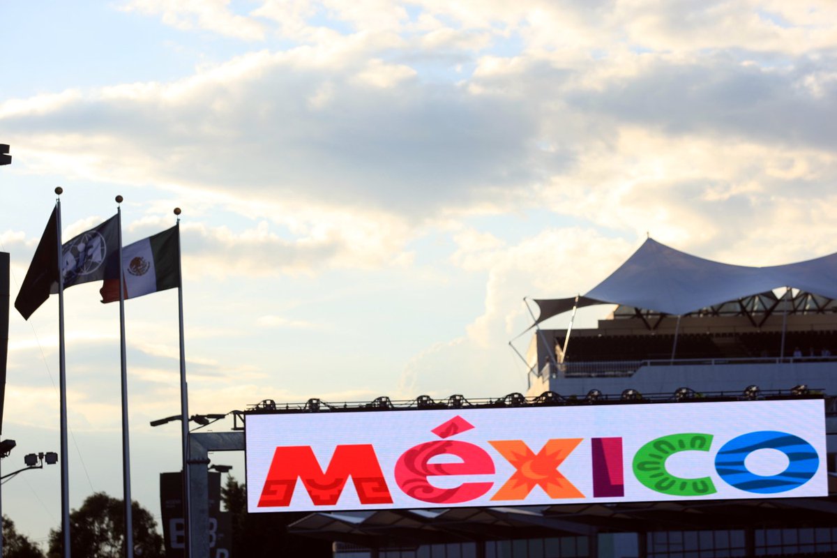 AutomovilMex's tweet photo. Te dejamos unas muy buenas recomendaciones si vas a asistir al GP de México. #F1enAP https://t.co/jf6ycALxxR https://t.co/isz2YFZGci