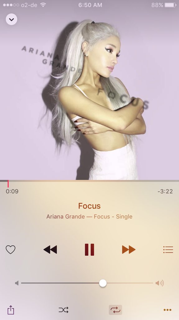 HelloCankat's tweet photo. woke up w/ this ........ @ArianaGrande  u look so sexy and i'm literally #focus on you!! #proudofariana #buyfocus https://t.co/raR3zRCfYr