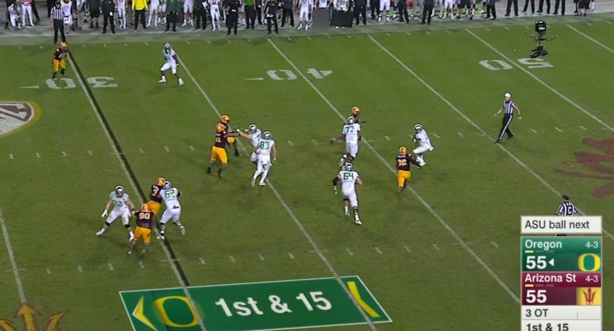 SportsCenter's tweet photo. Vernon Adams ran this all the way to the 20-yard line.

This game is out of control. https://t.co/06A80UxtvV