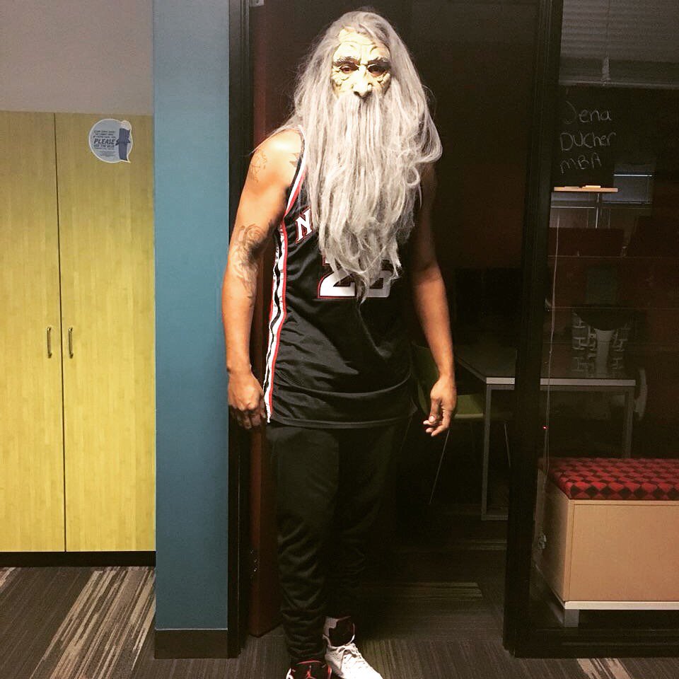 Timwells25's tweet photo. Just me... At work lol https://t.co/iUMrvEXwQL