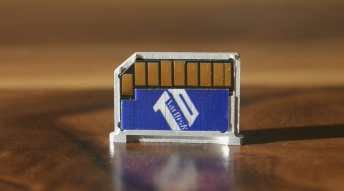 thenextweb's tweet photo. TarDisk Pear creates a Fusion Drive for your MacBook via the SD Card slot https://t.co/JsYtA5FgKX https://t.co/Lb8Bi8OwxP