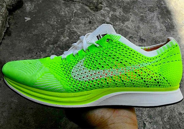 SneakerNews's tweet photo. Flyknit Racer fans have this "Volt" colorway to look forward to https://t.co/7ESa9bfJKT https://t.co/WOpOthni5z