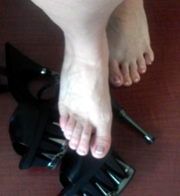 #FootFetishFriday Come Lick my shoes and my feet clean <a href="/tweethotfeet/">tweethotfeet</a> <a href="/womenruleonly/">Findom Tweets</a> <a href="/underdeskloser/">FindomPromo 38.9K</a> <a href="/barefootwhtgrls/">Barefoot Whitegirls</a>