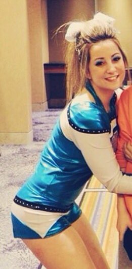 Jay_Neb_X's tweet photo. Sexy cheer girl https://t.co/rLMKer0mIC