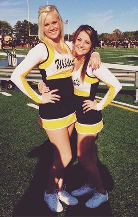 Jay_Neb_X's tweet photo. Sexy cheer girl https://t.co/rLMKer0mIC