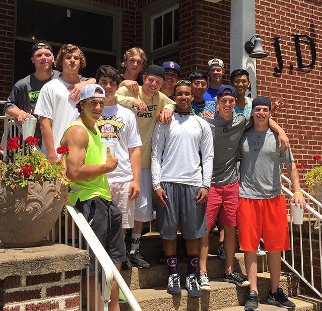 SammyLeach6's tweet photo. #tbt to a straight squad. #NeverForget #TeamAmerica #3ccc 😔 https://t.co/sE3oWEGfKD