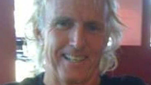 FoxNews's tweet photo. Hawaii officials search for man who disappeared while surfing 20-foot waves https://t.co/XzCw1CvfyM https://t.co/SKnt7grbQX