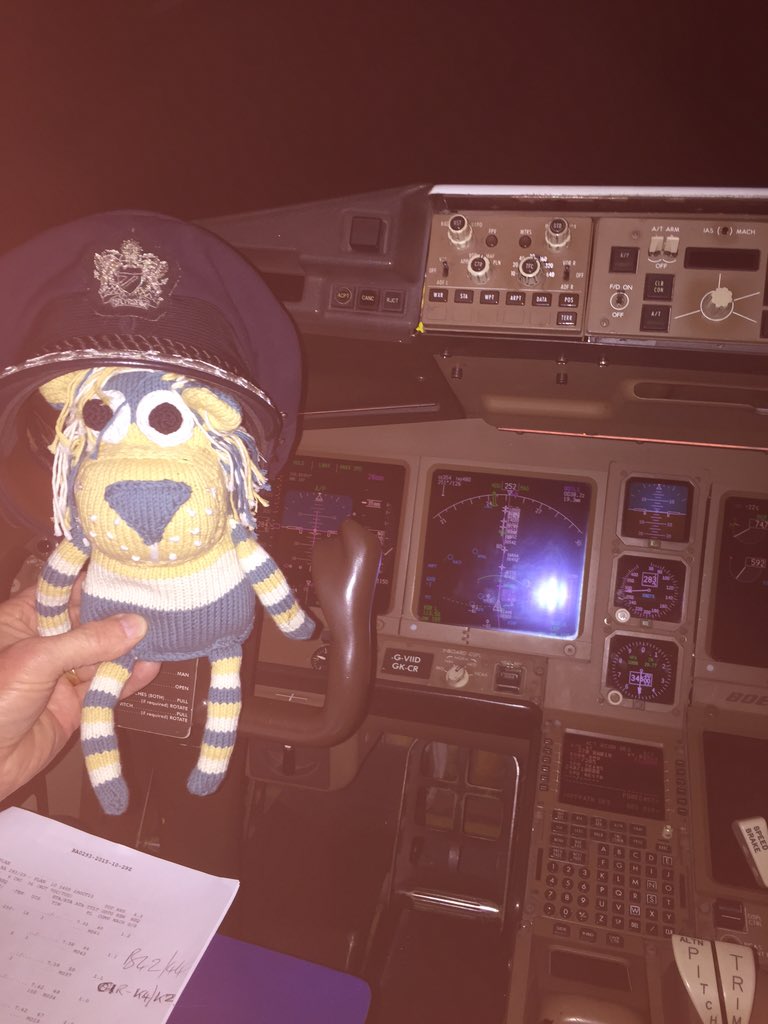 Karibamoonrow's tweet photo. The Fly'n Lion @kabkids shows his pride: just won my captain's wings @BritishAirways0. #onlyelephantsflyjumbos https://t.co/HucoEyrDmQ