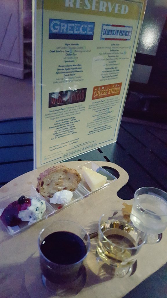 senoritalacava's tweet photo. I think I did #FoodAndWine right today #disneyside https://t.co/7t2Mphpmol