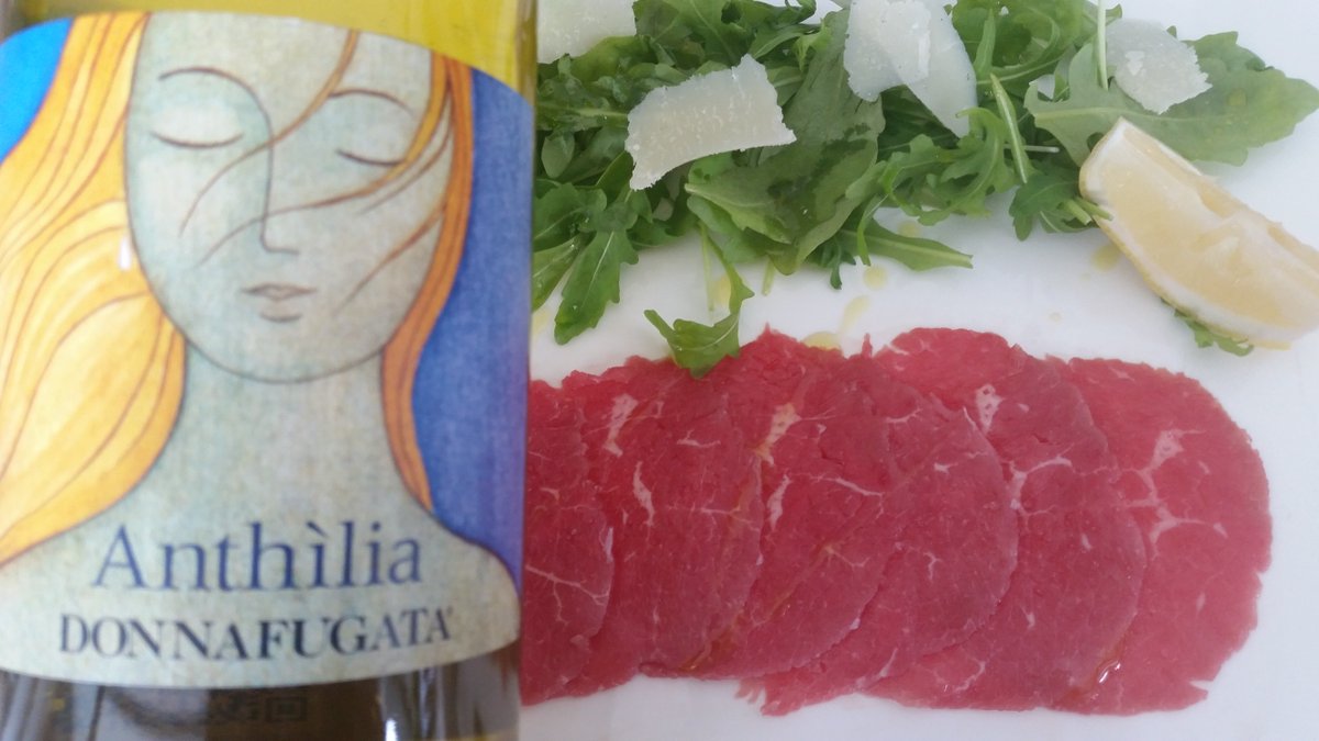 GiuliaLaz_DF's tweet photo. Perfect pairing! Beef carpaccio by #Enoteca #ChiangMai &amp; #Anthilia fruity &amp; fresh wine by @DonnafugataWine #Sicily https://t.co/qDMb4zFbTL