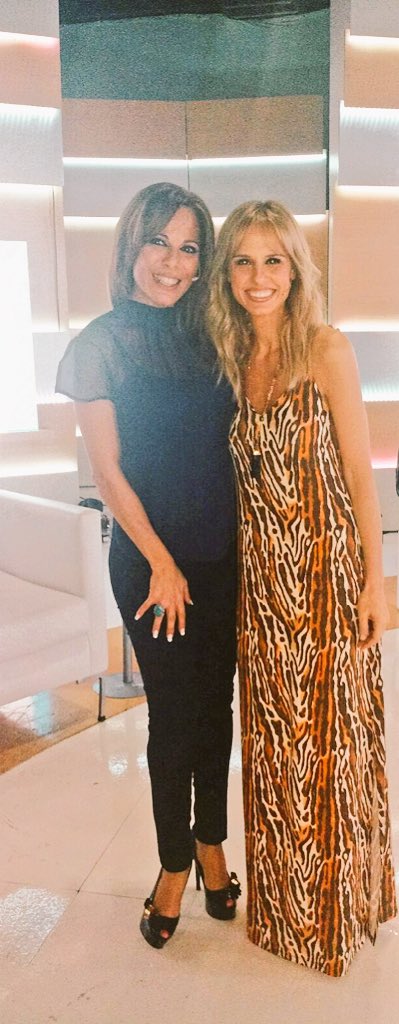ilianacalabro1's tweet photo. Gracias @ddm_oficial Mariana Fabiani @luisbremer @AngeldebritoOk @Karinaiavicoli Lucas equipo, por tan lindo momento https://t.co/mnqcWyUaZJ