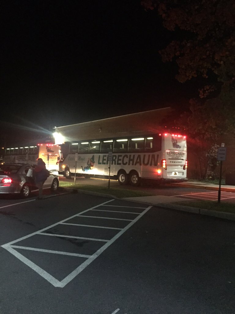 Flinttradesx_'s tweet photo. And now the trip is officially over great time had by all #itsagreatdaytobeaviking #schooltomorrow #lahmas https://t.co/AM5KjXleV5