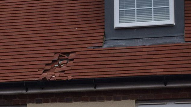 H2_Insurance's tweet image. FAR OUT FRIDAY
It usually hits the fan, but this frozen little nugget had bigger ideas! ow.ly/U1d6e