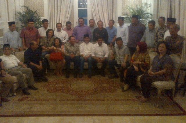 Metro_TV's tweet photo. Ahok: Kalau Baru Jadi Anggota DPRD Harus Belajar Tata Negara https://t.co/EVy1NxTMmk https://t.co/C9GIPj75CR