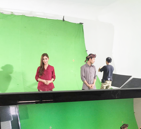 siolive_41's tweet photo. ka Olive S.Pd @siolive_ #siolive_ kira2 taping apa ya guys?colek baju merah https://t.co/qzf8EgHVcc