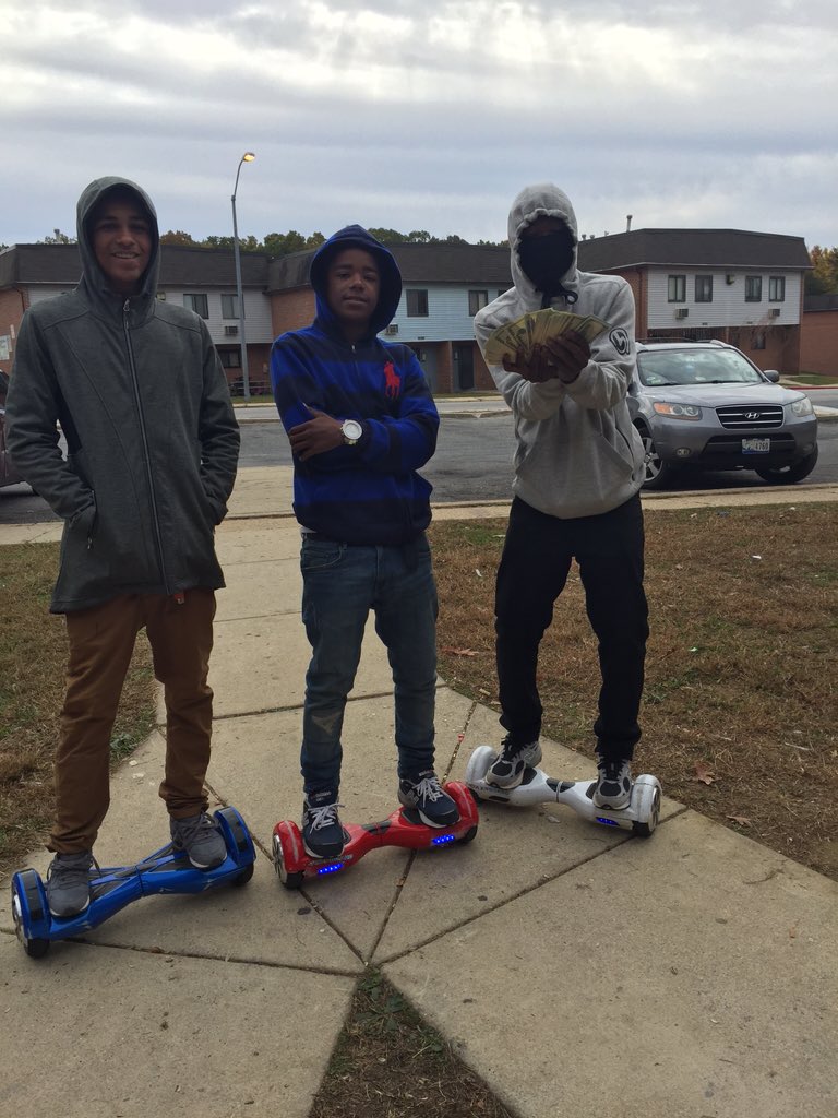money_makinmack's tweet photo. Happy Birthday Bro 💯 love you #blockhuggers @Kooolie_High https://t.co/BBnGrAEOaw