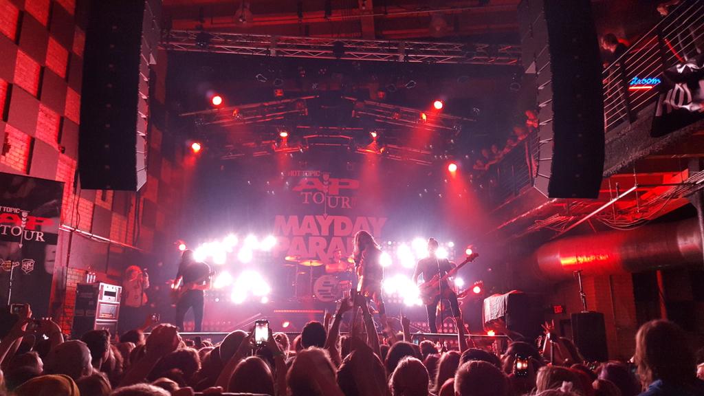 julesisnbr1's tweet photo. @maydayparade thanks for an AWESOME night at @millcitynights !!!! https://t.co/9dt6X1s8bc