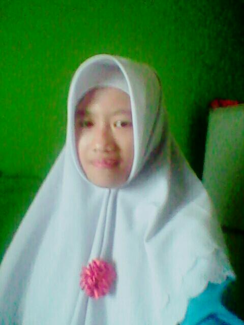 MelodyAntika's tweet photo. Anak sekolah hehe😀😂

#no_coment😉 https://t.co/6TSmggA4Gd