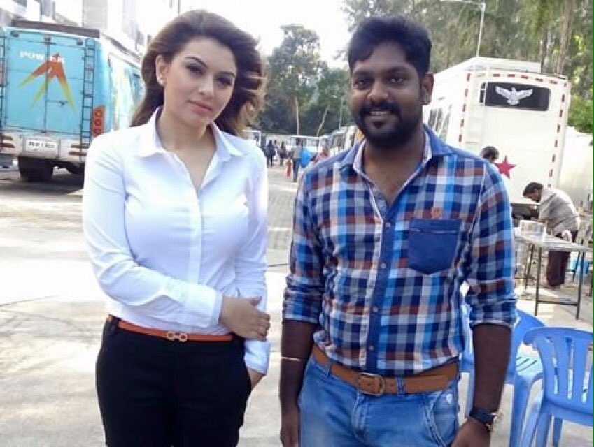 Hansika_ofc's tweet photo. With #pokkirirani on the #pokkiriraja spot..!! #Hansika @ihansika https://t.co/bMLkiFLCdi