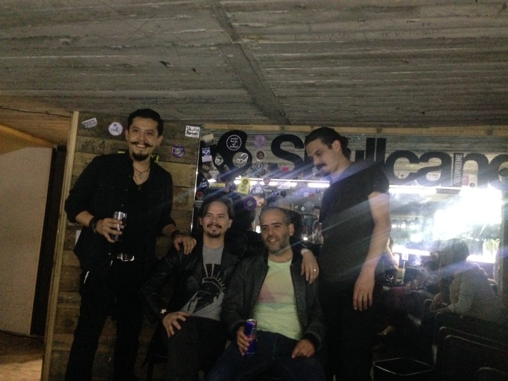 adidi_choc's tweet photo. @MustangRock en #BackStage #PulsarMotoNight https://t.co/mp9tjCAS9M