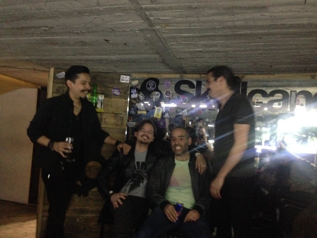 adidi_choc's tweet photo. @MustangRock en #BackStage #PulsarMotoNight https://t.co/mp9tjCAS9M