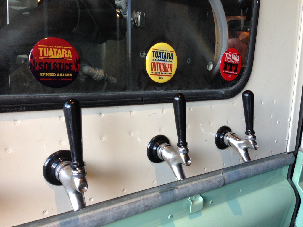 DMoffNZ's tweet photo. Final stop @16Tunnz for the North Island #XVSunSetRoadie pourin @TuataraBrew Solstice, Outrigger &amp; Iti frm the Landy https://t.co/HqPjaHoN2R