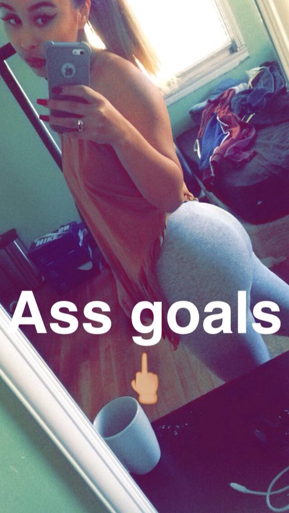 Nugggetz's tweet photo. 🍑 https://t.co/1YeU3Y6PCR