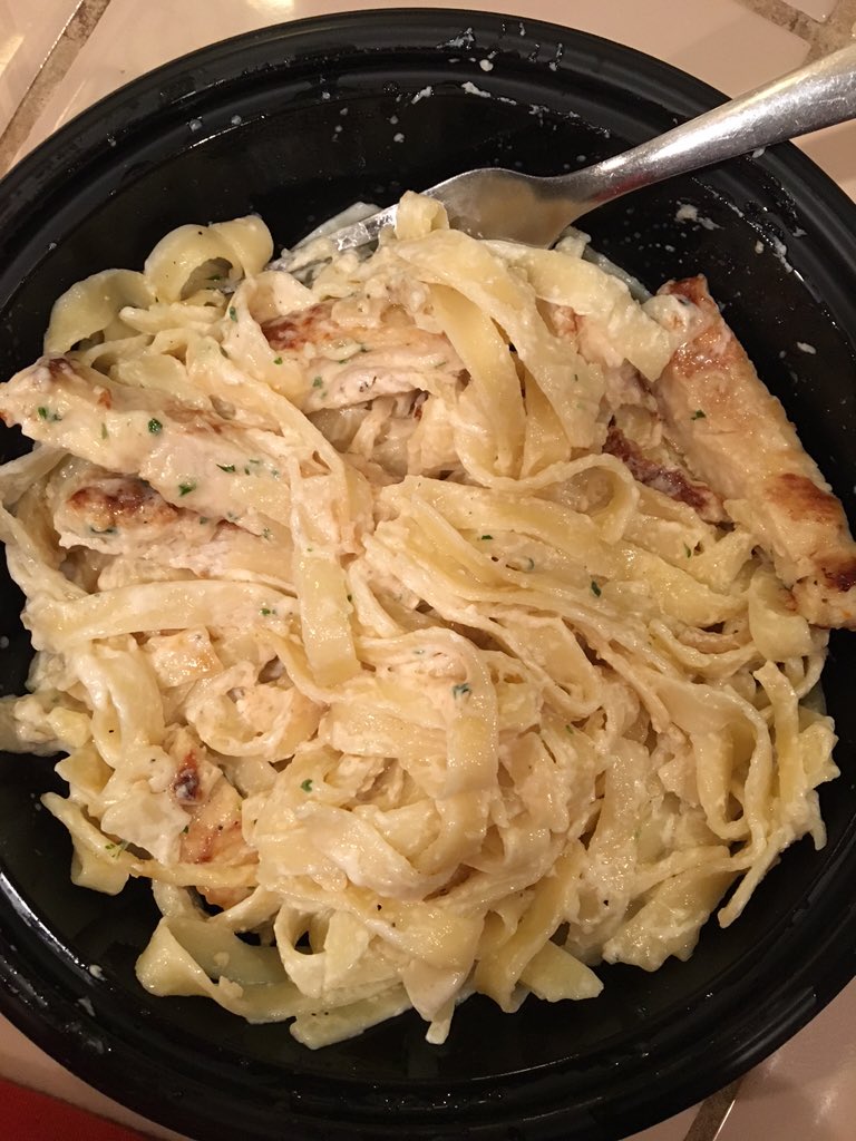 jenniferam10's tweet photo. Carry out 😋 https://t.co/kRknSOwWtF