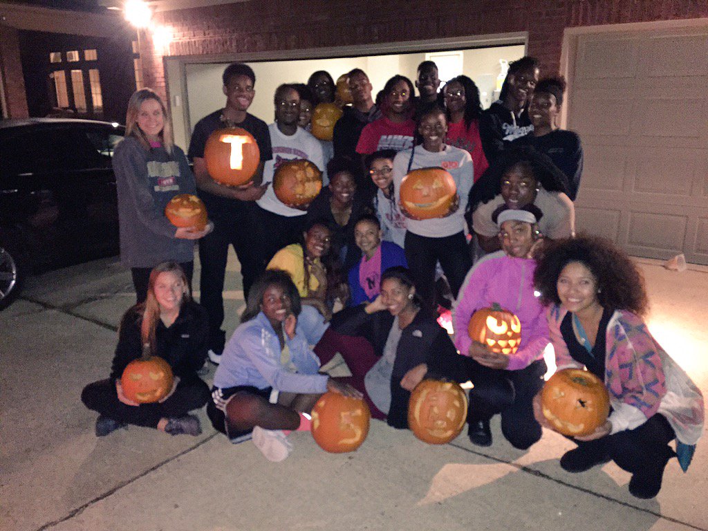 StarrTaylor_'s tweet photo. It's an athlete thing. #OTR #CaneVB #CaneFB #canetrack #CaneGB https://t.co/iP1x3V2PAf