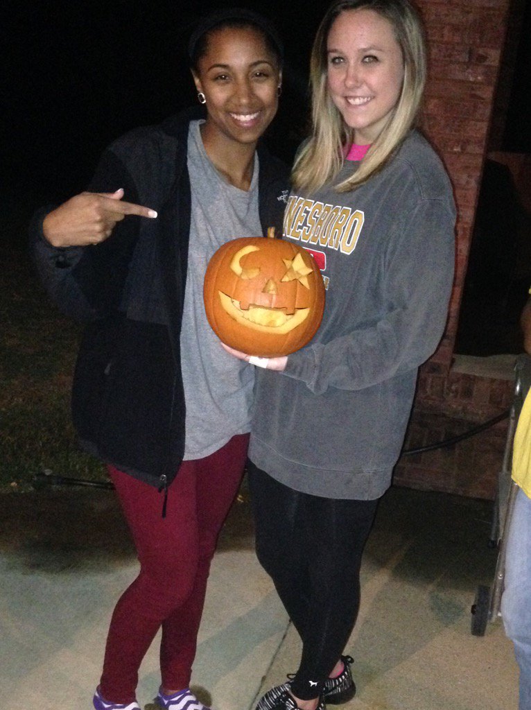 StarrTaylor_'s tweet photo. It's an athlete thing. #OTR #CaneVB #CaneFB #canetrack #CaneGB https://t.co/iP1x3V2PAf