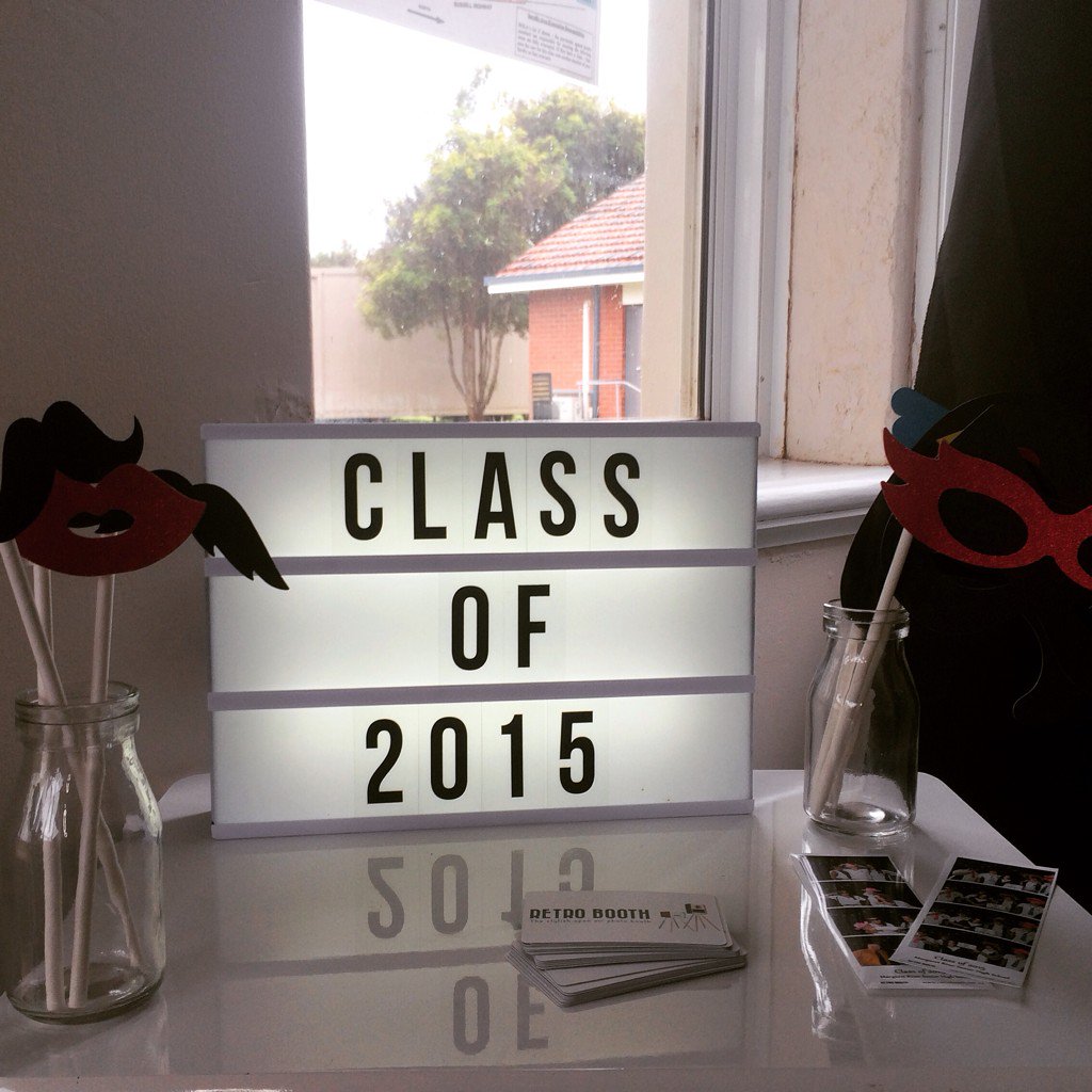 RetroBoothSW's tweet image. Awesome fun Margaret River Senior High School YR12 last day! #photobooth @TweetSouthwest #margaretriver #bestwishes