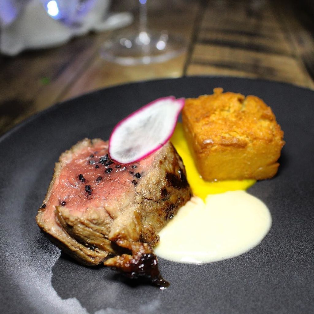 FrolicHawaii's tweet image. Kula beef aged 20 days, tomato coconut jus, smoked chickpea &amp;amp; kabocha squash -- #mauichefs… ift.tt/1KJsOR5