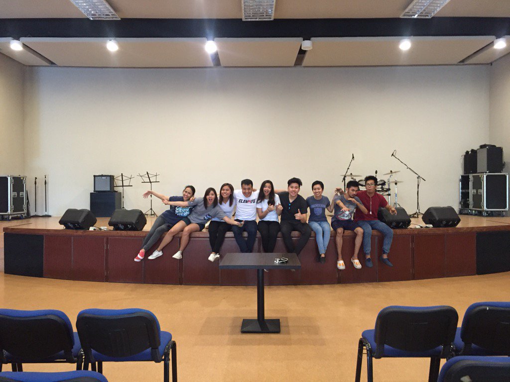 jcmyu's tweet photo. Touchdown MMRC!!! Early party for #UbeltMOVE2015 we're so excited for tomorrow! https://t.co/NktVeBvsmK